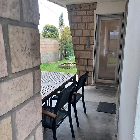 Maison Jardin & Garage P2 10 Min Gare Nimes