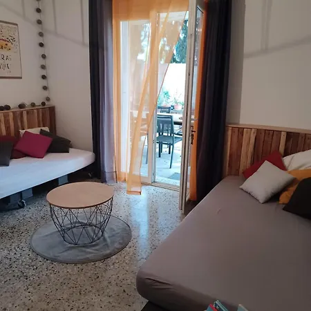Maison Jardin & Garage P2 10 Min Gare Nimes