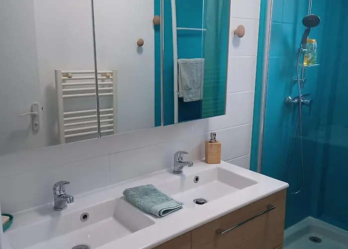 Maison Jardin & Garage P2 10 Min Gare Appartamento